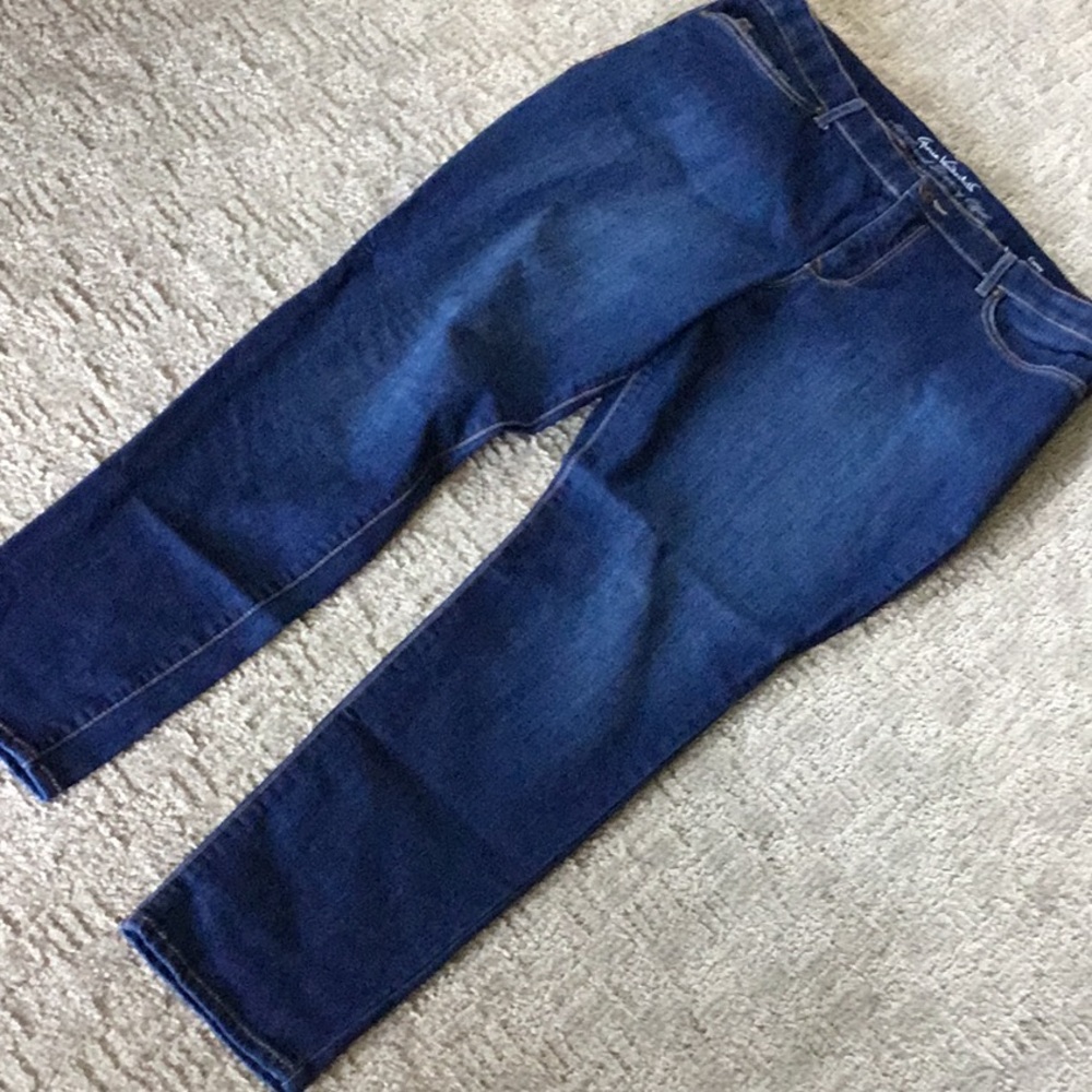 Gloria Vanderbilt dk blue jeans size 16